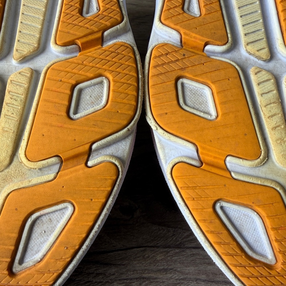 Hoka One Bondi 9 Women’s sneakers size 10 B - Picture 11 of 12